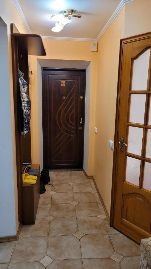 Апартаменти На Проспекті. Khmelʼnytsʼkyy Exterior foto